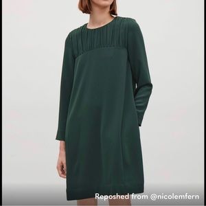 COS Trapeze Long Sleeve Knee Length
Dress Size 6 Dark Green